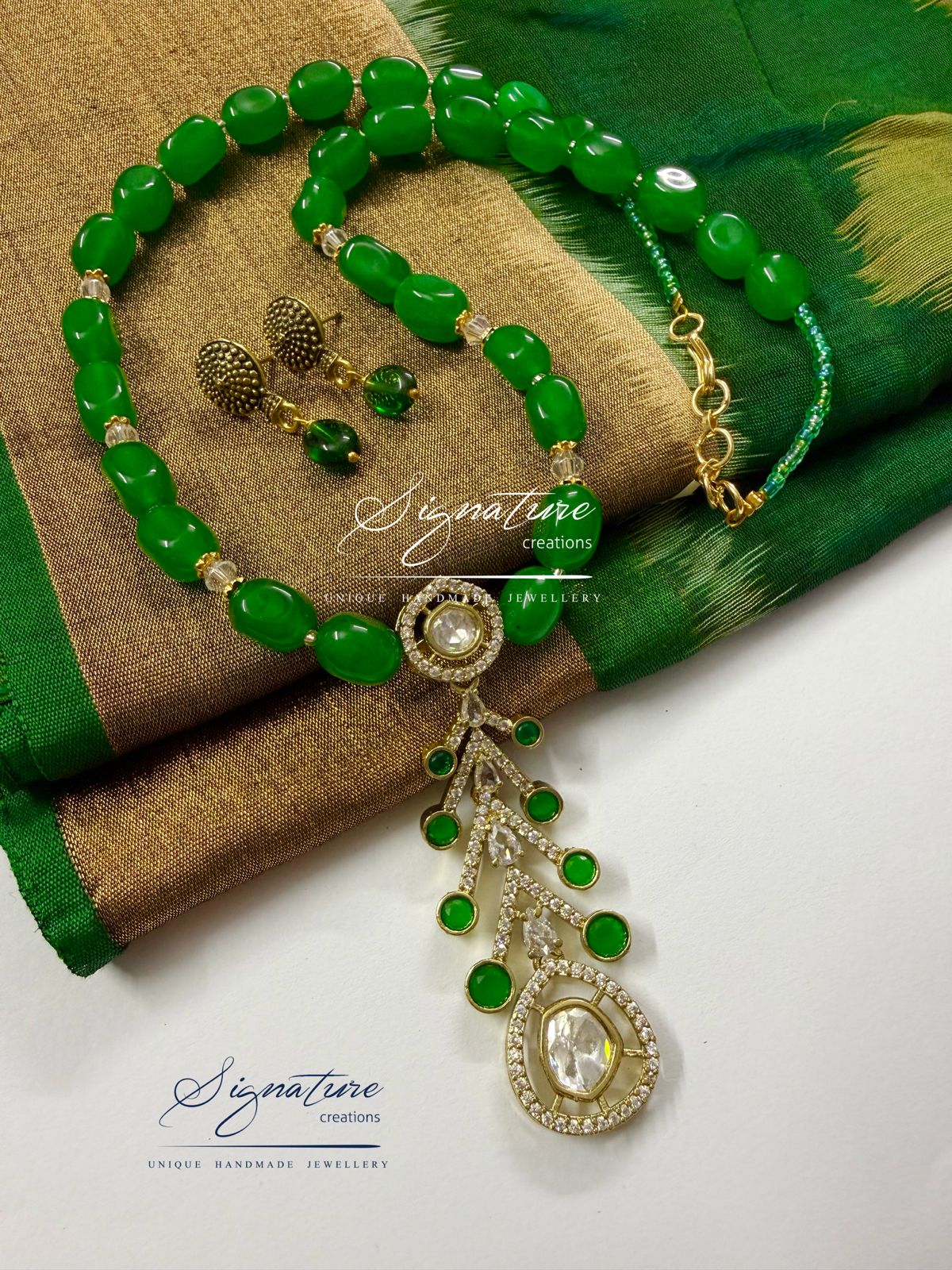 Green Agate Traditional Pendant Set