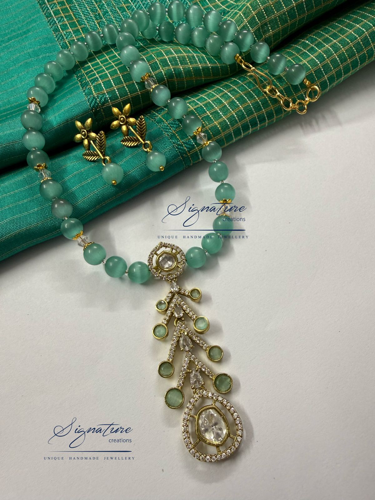Mint Monalisa Bead Traditional Pendant Set