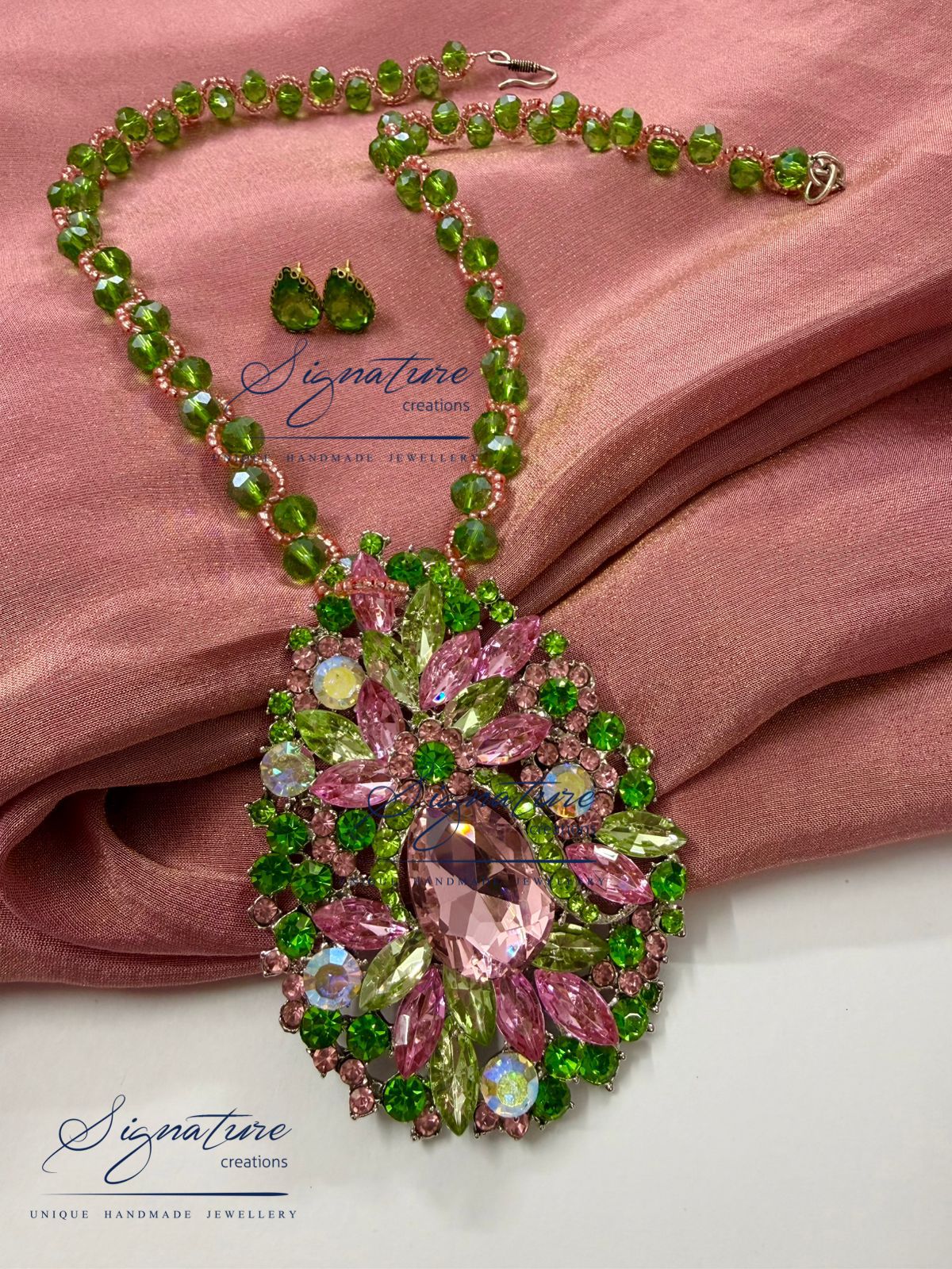 Apple Green Statement Neckset